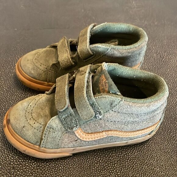 Vans Other - Vans Kids Hightop Sneakers suede green size 8.5
